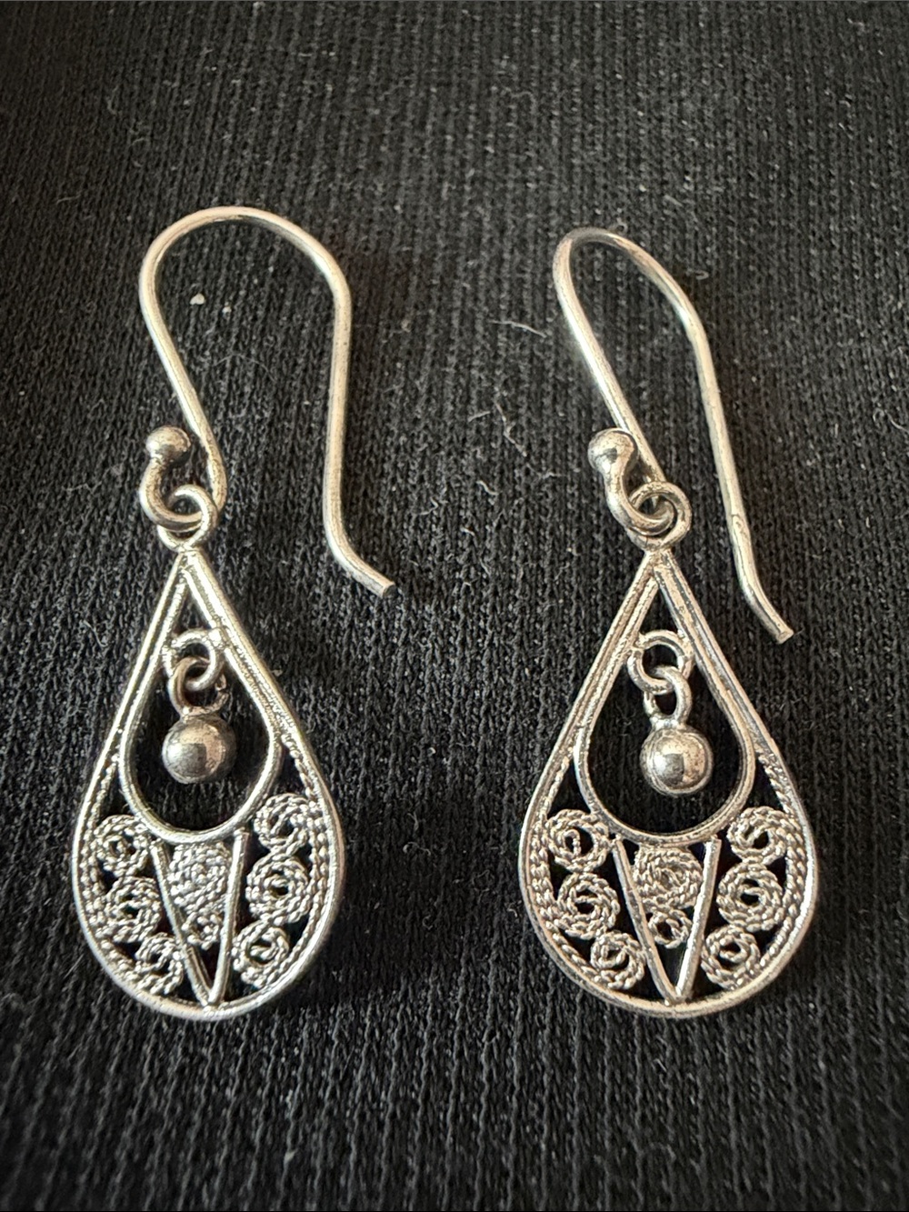 Vintage 925 sterling silver handmade filigree teardrop dangle earrings